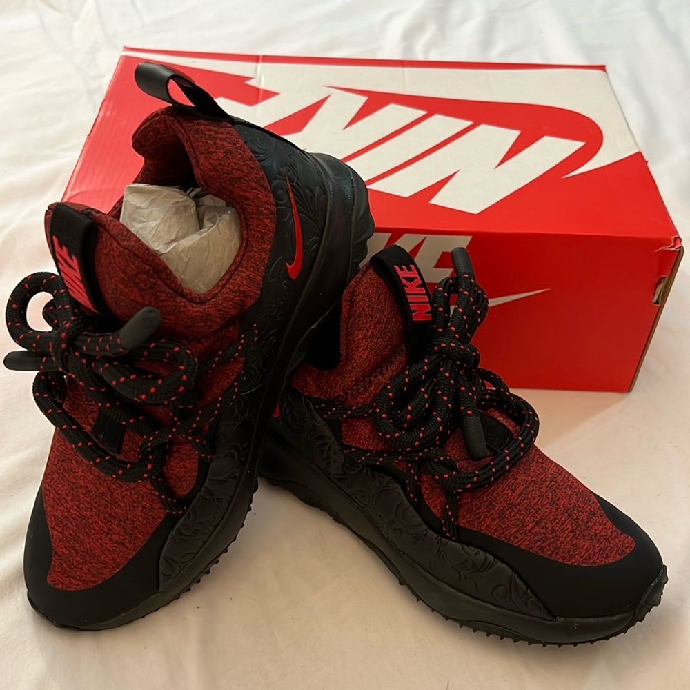 Nike women’s City Loop F